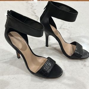 SaksFithAvenue Black leather Croc pattern